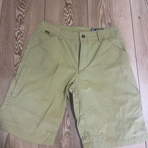 Men’s Kuhn shorts